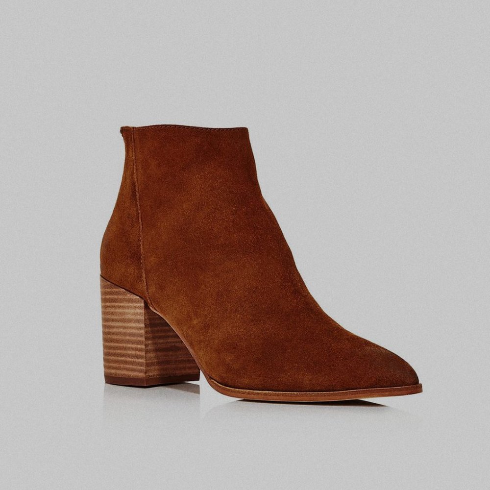 4️⃣1️⃣Aqua Dante Suede Pointed Tor Booties - Picture 5 of 8